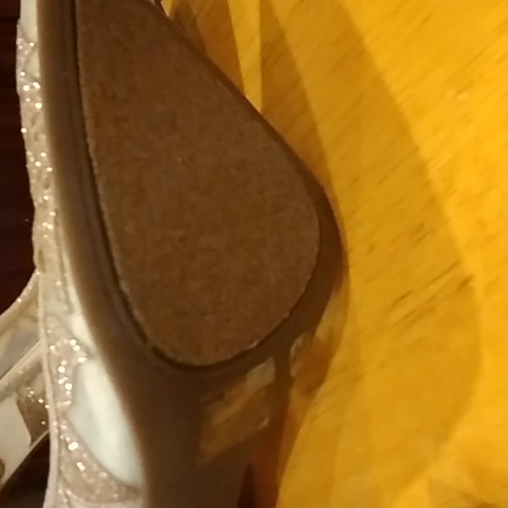 New Classy  Shoes! - Picture 3 of 8